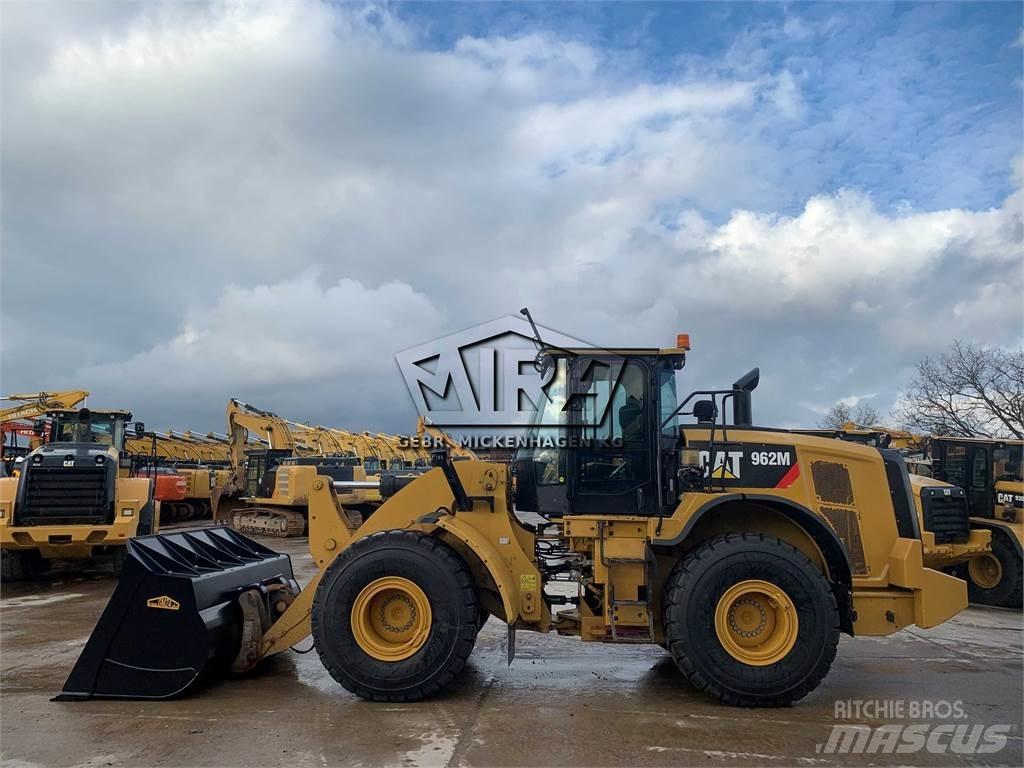 CAT 962M Naudoti ratiniai krautuvai