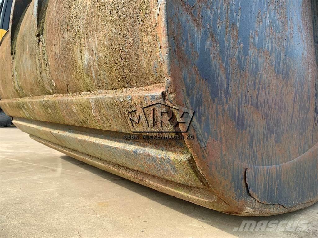 Komatsu 1800 mm Tranšėjų kasimo technika
