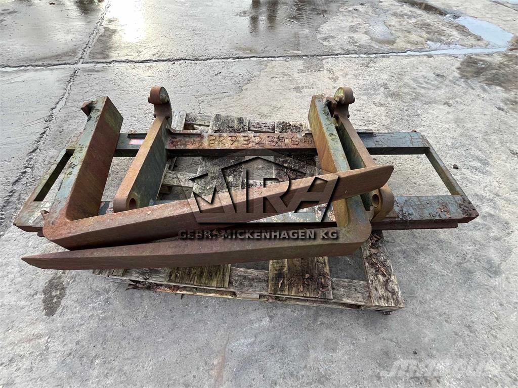 Volvo SW / L90 Šakės