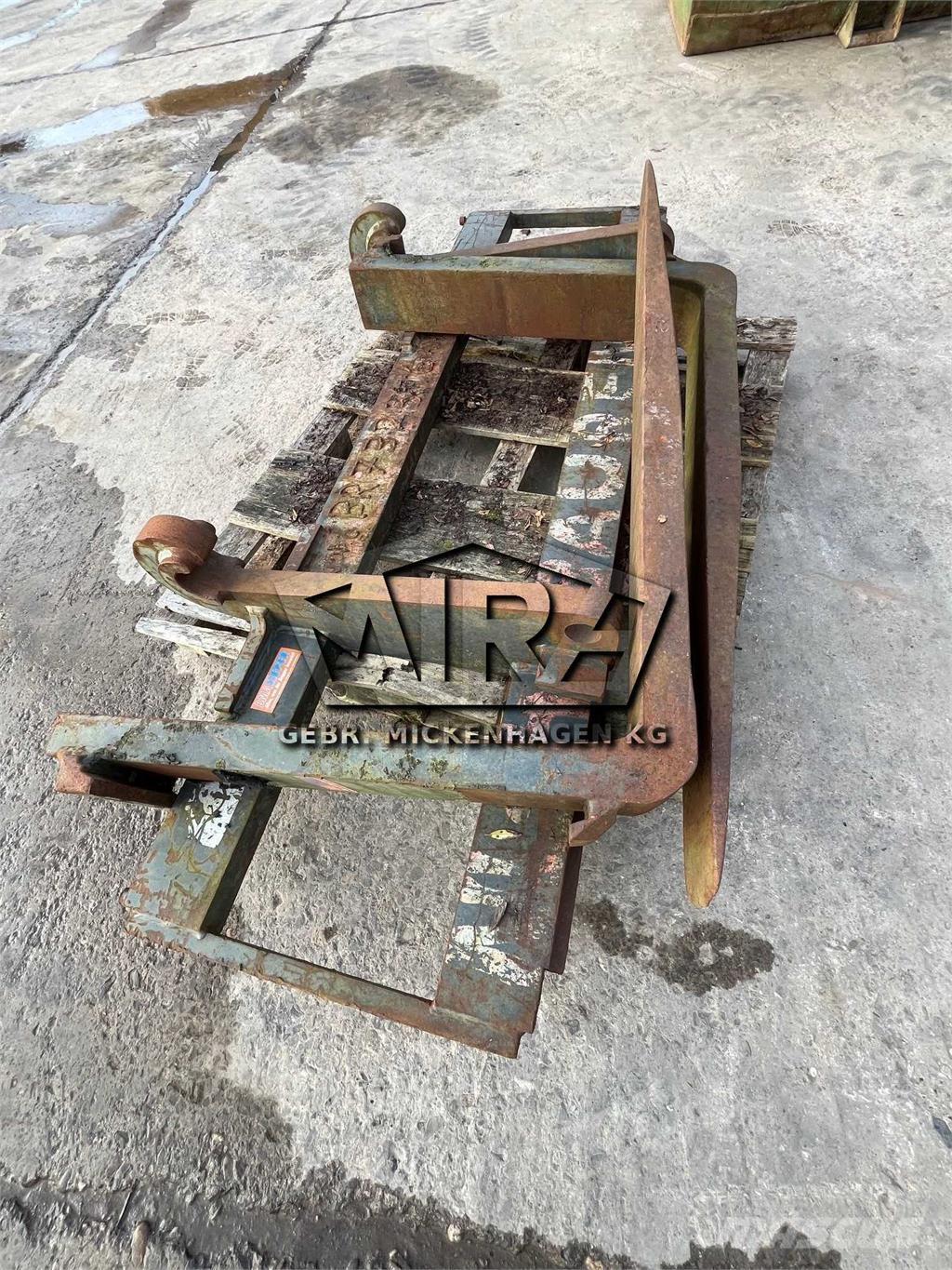 Volvo SW / L90 Šakės