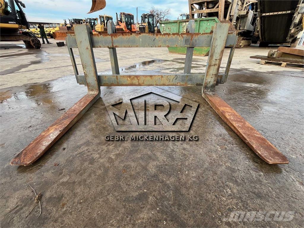 Volvo SW / L90 Šakės