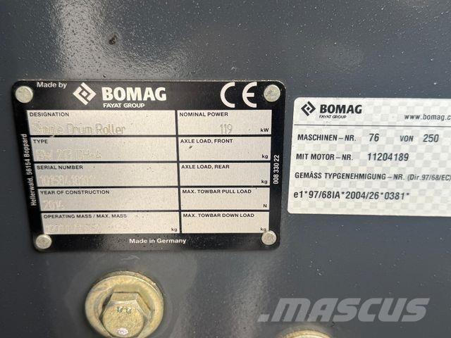 Bobcat 213 DH-4 Kiti volai