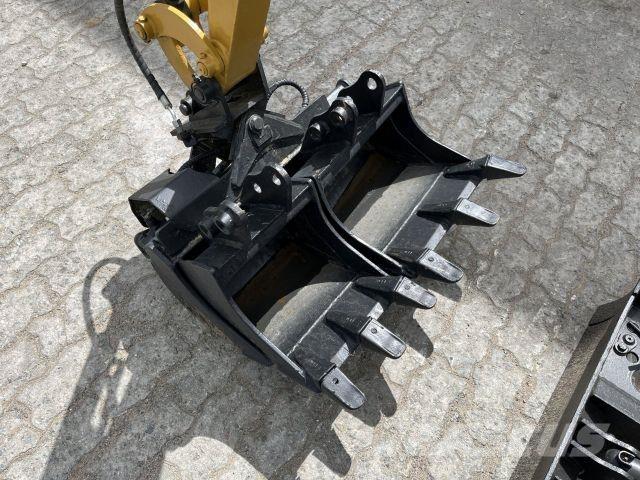 CAT 300.9D Statyba - Kita
