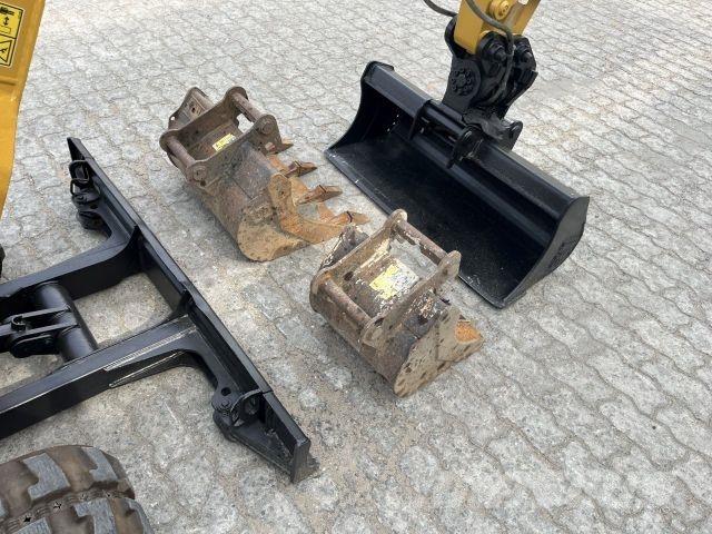 CAT 302 CR Statyba - Kita