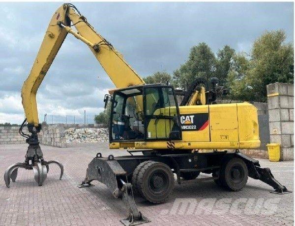 CAT 3022 Ratiniai ekskavatoriai