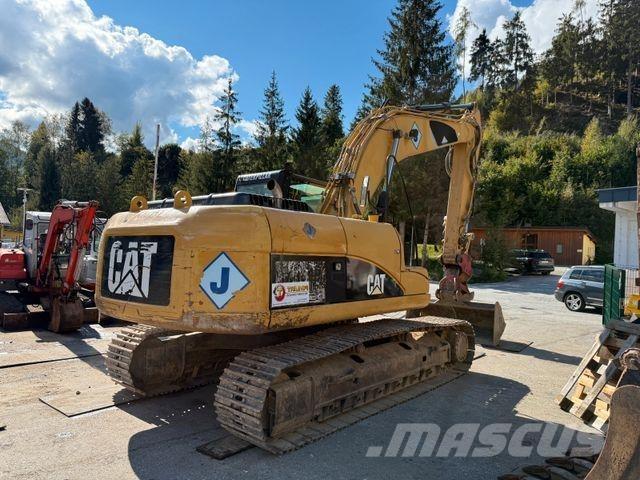 CAT 323D Vikšriniai ekskavatoriai