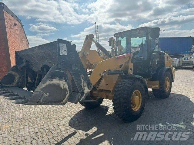 CAT 906 Naudoti ratiniai krautuvai