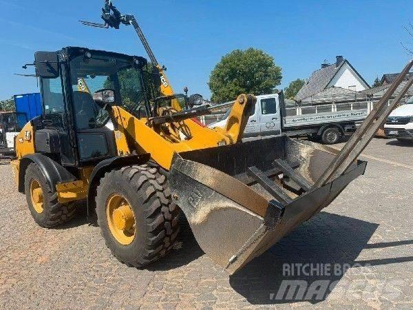 CAT 906 Naudoti ratiniai krautuvai