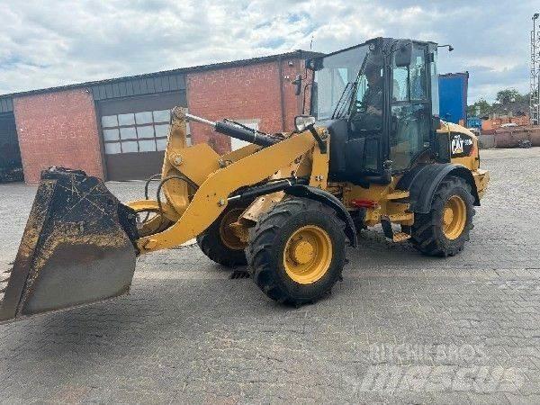 CAT 908 Naudoti ratiniai krautuvai