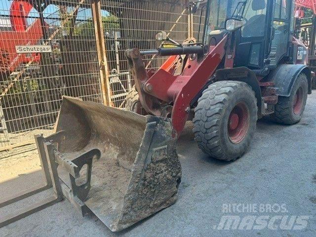 CAT 908 M Naudoti ratiniai krautuvai