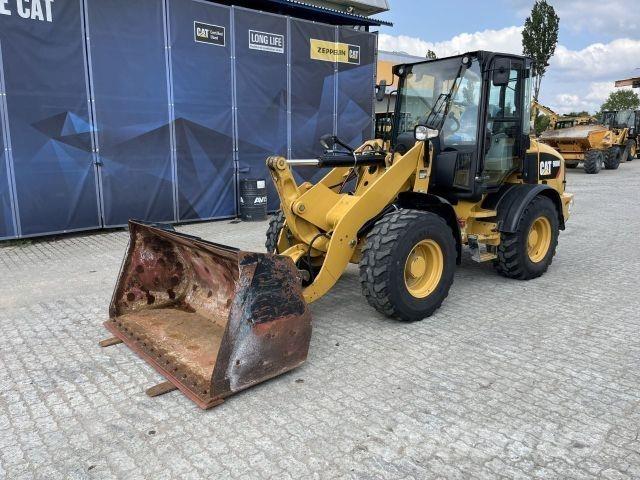 CAT 908M Statyba - Kita