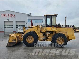 CAT 928F Naudoti ratiniai krautuvai