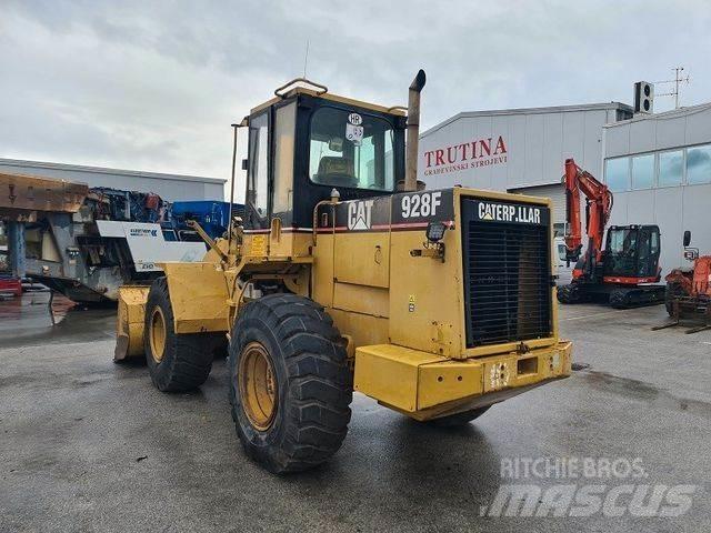 CAT 928F Naudoti ratiniai krautuvai
