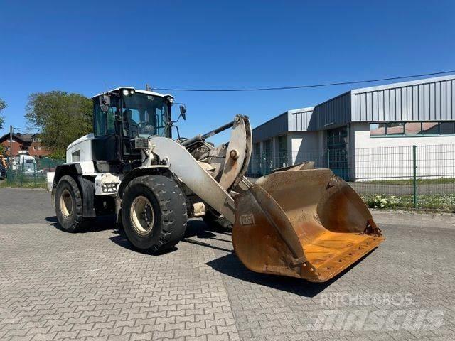CAT 938 M / High Lift Naudoti ratiniai krautuvai