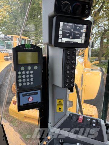 CAT 950 M Naudoti ratiniai krautuvai