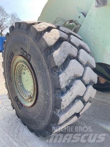 CAT 980 M Naudoti ratiniai krautuvai