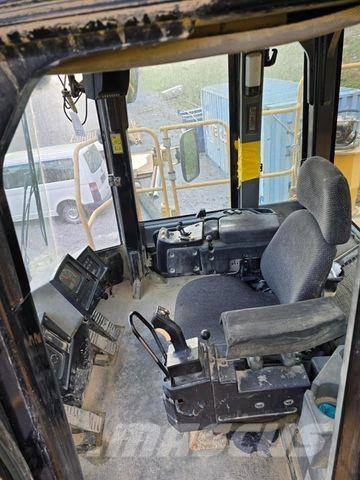 CAT 988 H Naudoti ratiniai krautuvai
