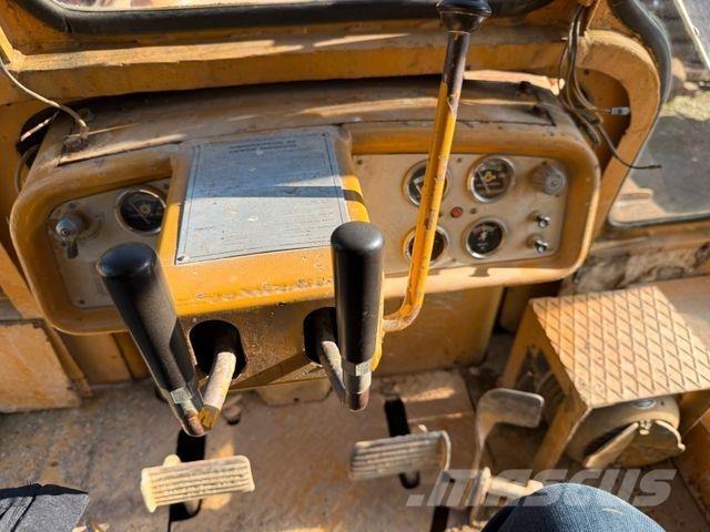 CAT D6C Vikšriniai buldozeriai