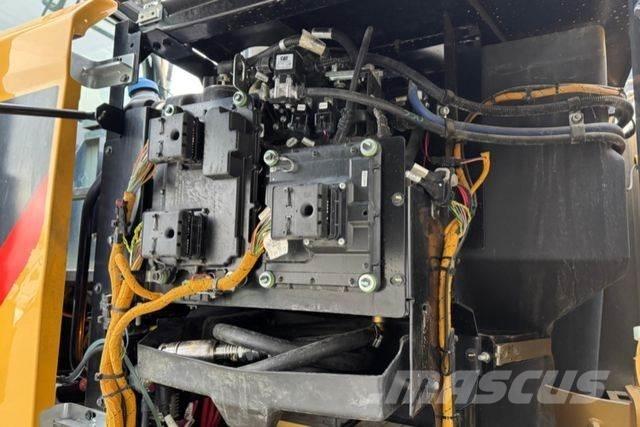 CAT | M320F Oilquick Statyba - Kita