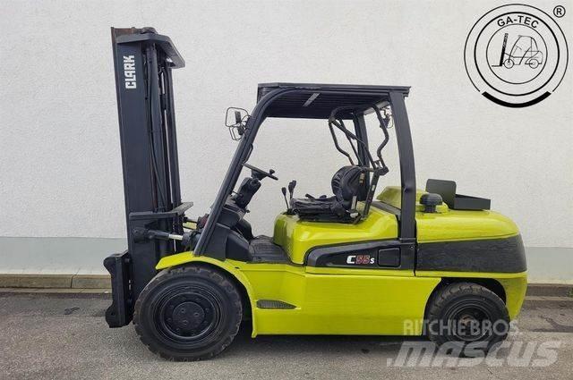 Clark C55SD Dyzeliniai krautuvai