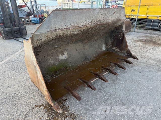  DIV. SCHAUFEL Naudoti ratiniai krautuvai