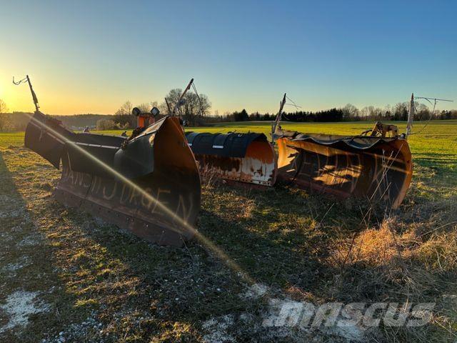 Dücker Schneepflug Apverčiamieji plūgai
