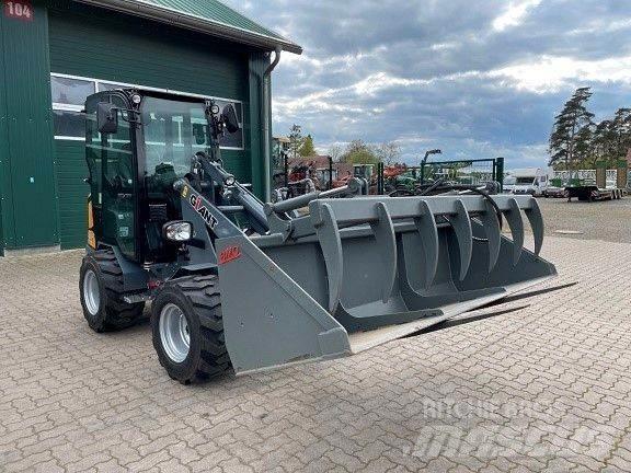 GiANT G2200 HD Frontaliniai krautuvai ir ekskavatoriai