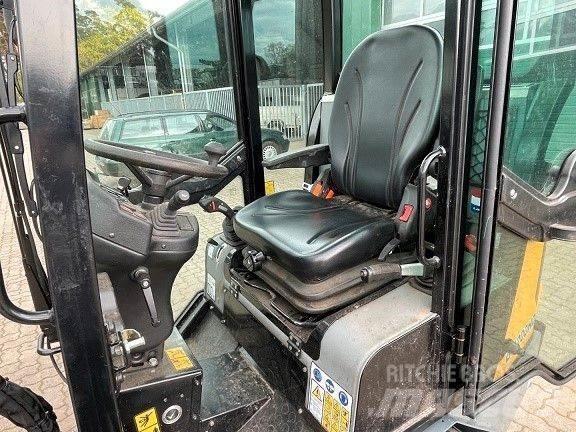 GiANT G2200 HD Frontaliniai krautuvai ir ekskavatoriai