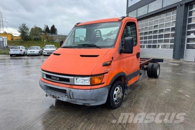 Iveco 35C12 4x2 Kita