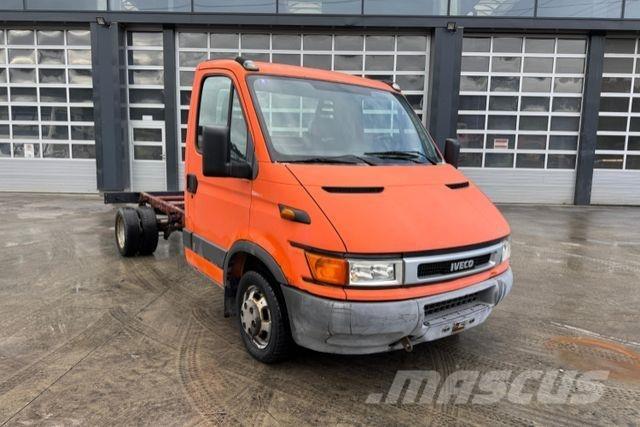 Iveco 35C12 4x2 Kita