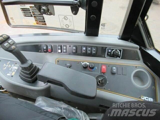 JCB TM220 Agri Frontaliniai krautuvai ir ekskavatoriai