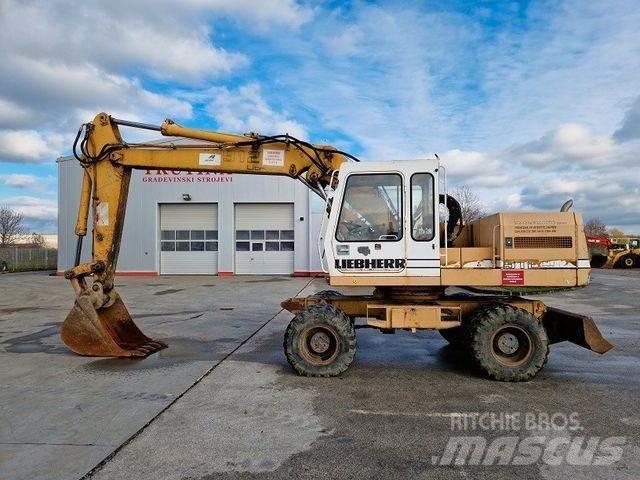 Liebherr A912 Ratiniai ekskavatoriai