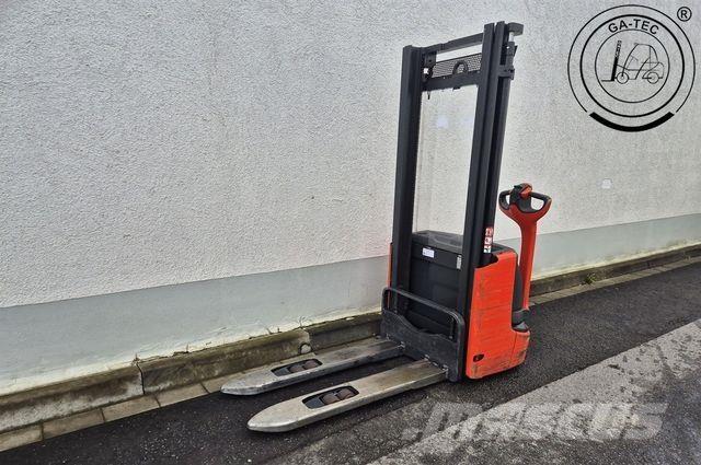 Linde L12 Didelių aukščių keltuvai-krautuvai