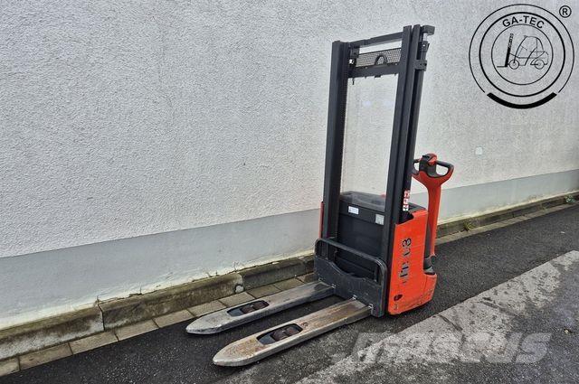 Linde L12 Didelių aukščių keltuvai-krautuvai
