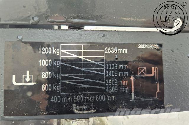 Linde L12 Didelių aukščių keltuvai-krautuvai