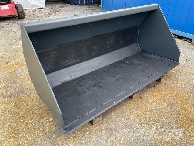  LÖFFEL Naudoti ratiniai krautuvai