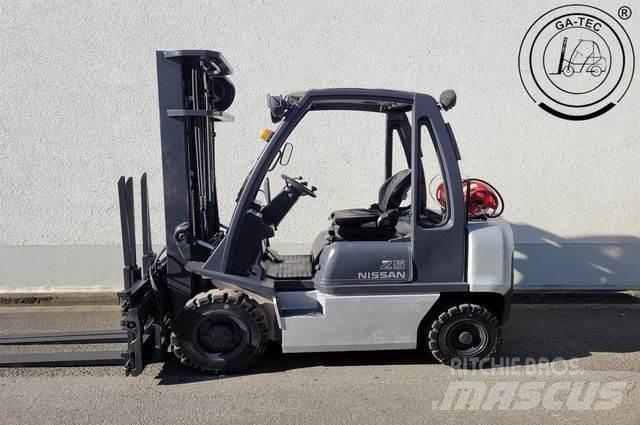 Nissan U1D2A25LQ LPG (dujiniai) krautuvai