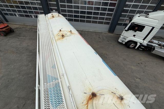 Spitzer 34m3 Cisternos puspriekabės