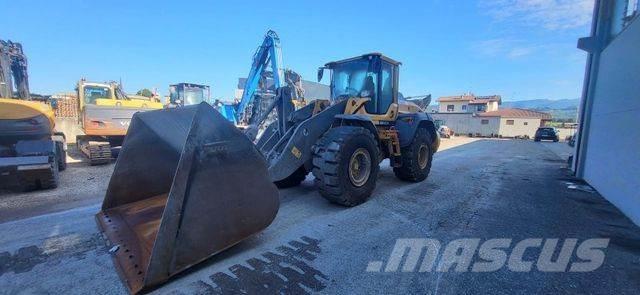 Volvo L 120 H Naudoti ratiniai krautuvai