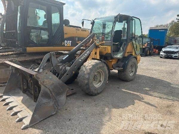Volvo L25b Naudoti ratiniai krautuvai