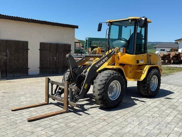Volvo L30 B Z/X Naudoti ratiniai krautuvai