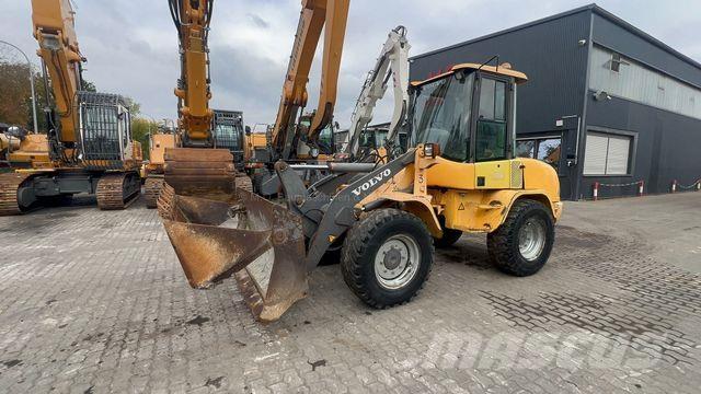 Volvo L30B Naudoti ratiniai krautuvai