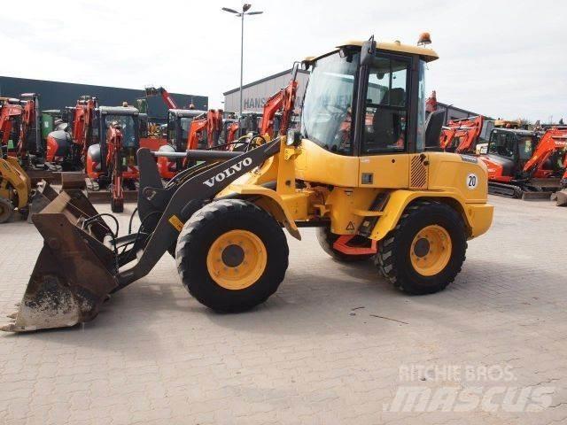 Volvo L35G Naudoti ratiniai krautuvai
