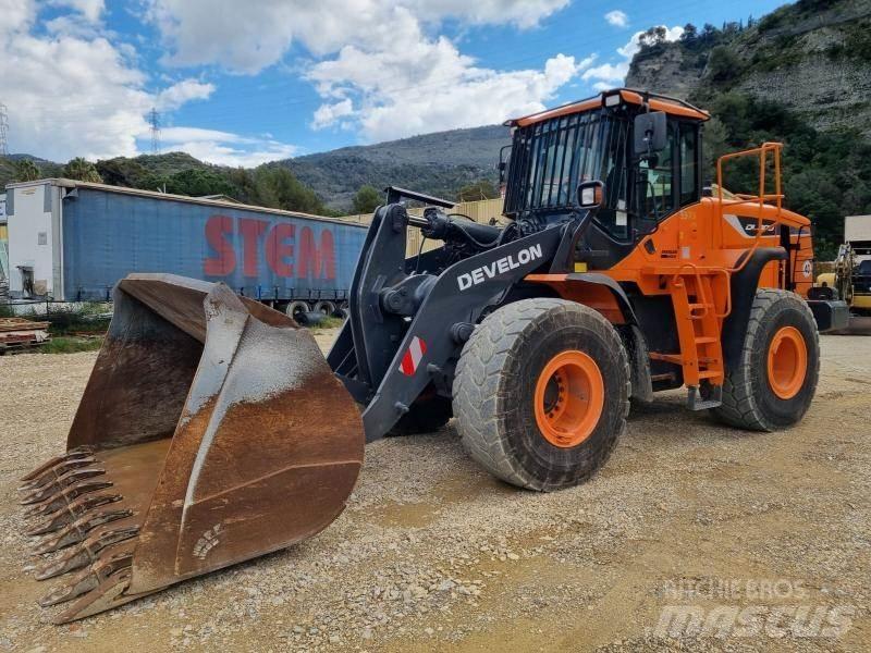 Doosan DL300 Naudoti ratiniai krautuvai