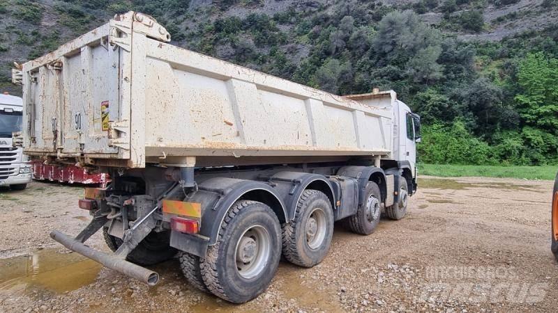 Volvo tri benne Savivarčių priekabų vilkikai