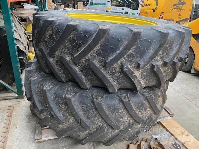 John Deere 7R Padangos, ratai ir ratlankiai