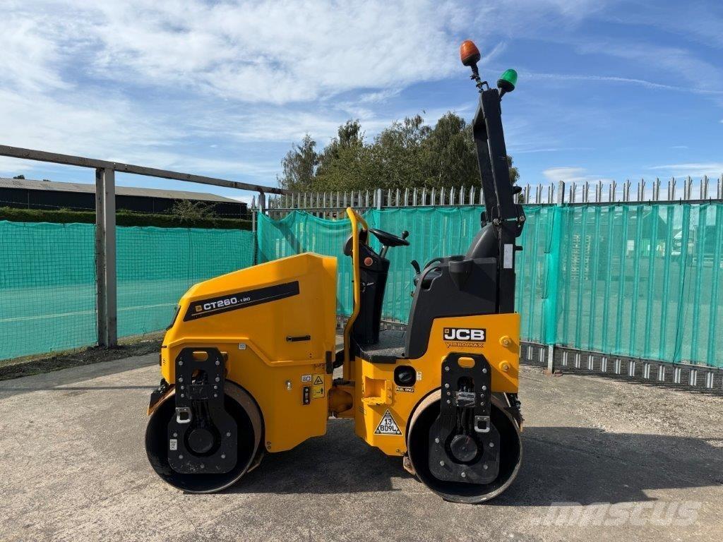 JCB  Kiti volai