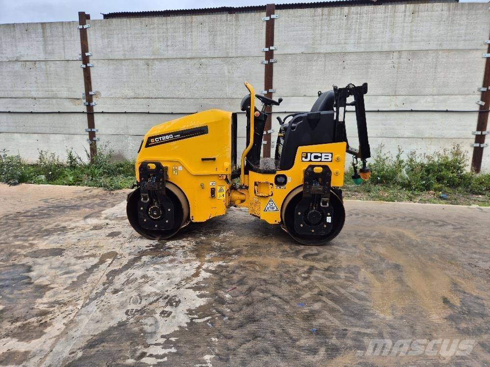 JCB  Kiti volai