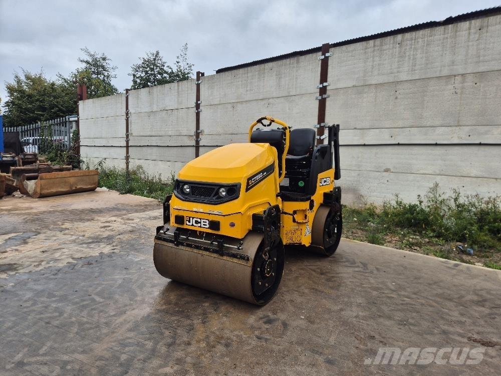 JCB  Kiti volai