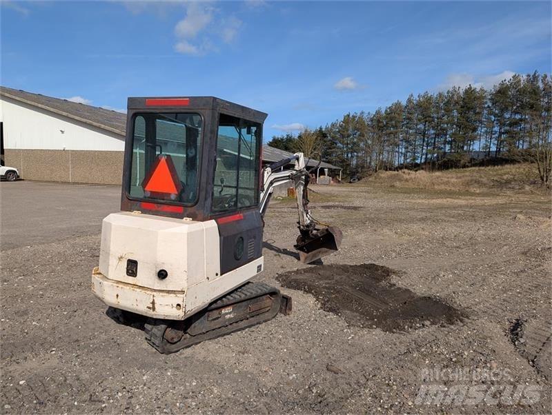 Bobcat X220 Mini ekskavatoriai < 7 t